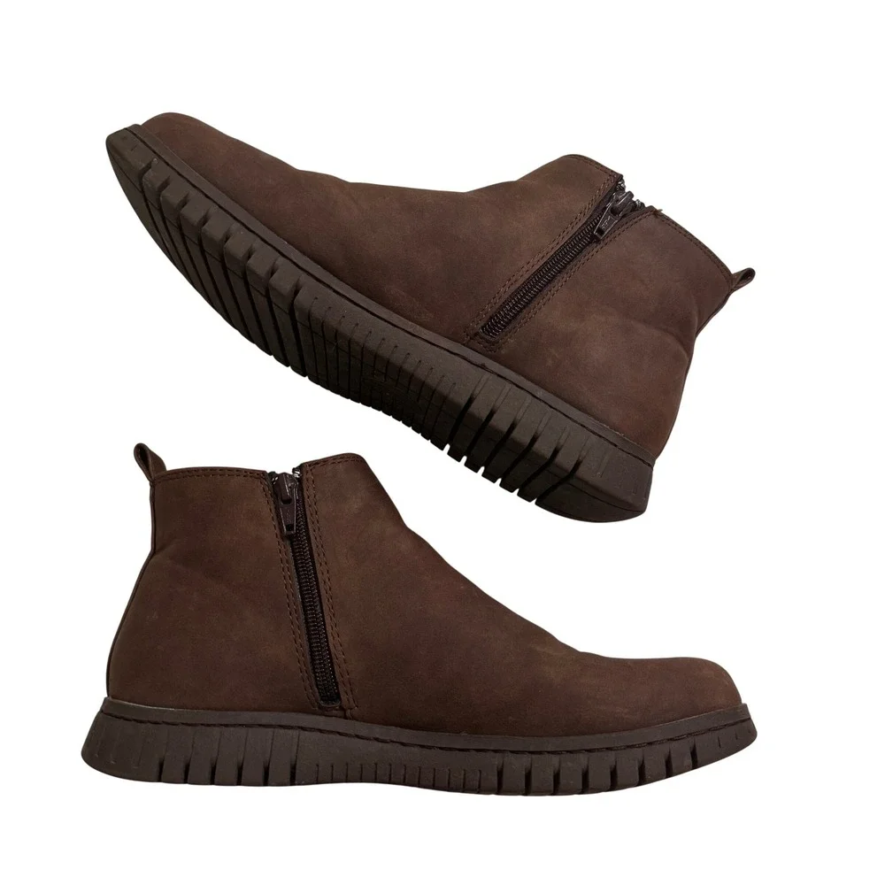 EuroSoft Sofft Ankle Boots 8.5M Brown Faux Leather Side Zip Chelsea Lug Sole